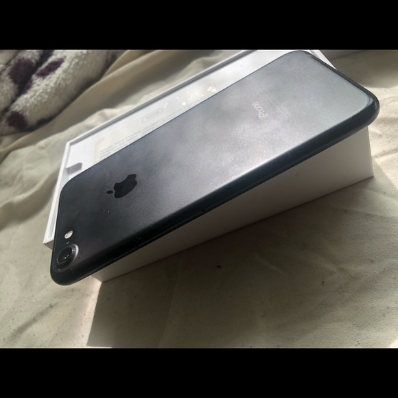 iPhone 7 - Picture 5 of 6